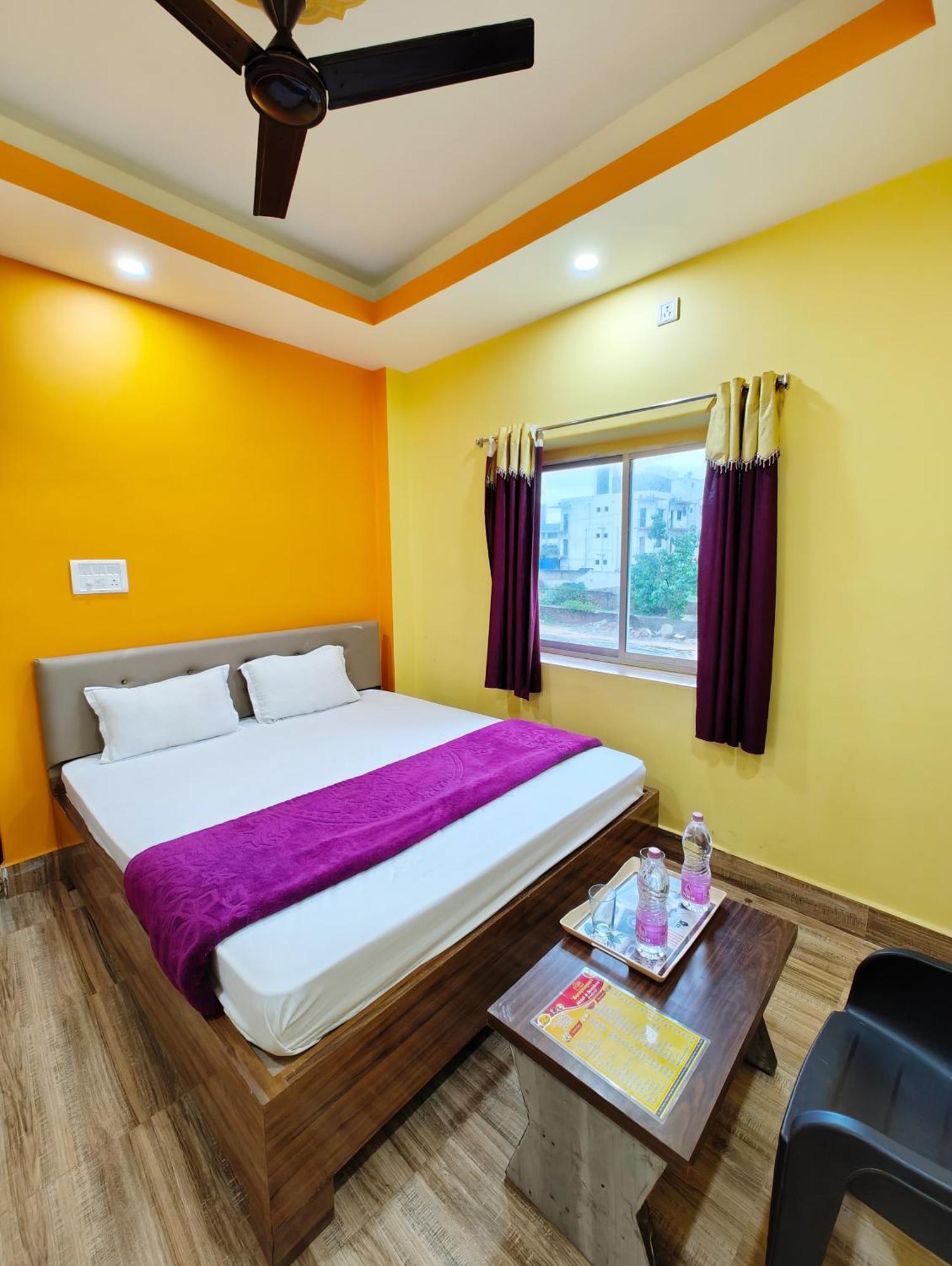 Goroomgo Sahoo Palace Puri - Prime Location Near Sea Beach - Excellent Service With Parking Facilities Exterior foto