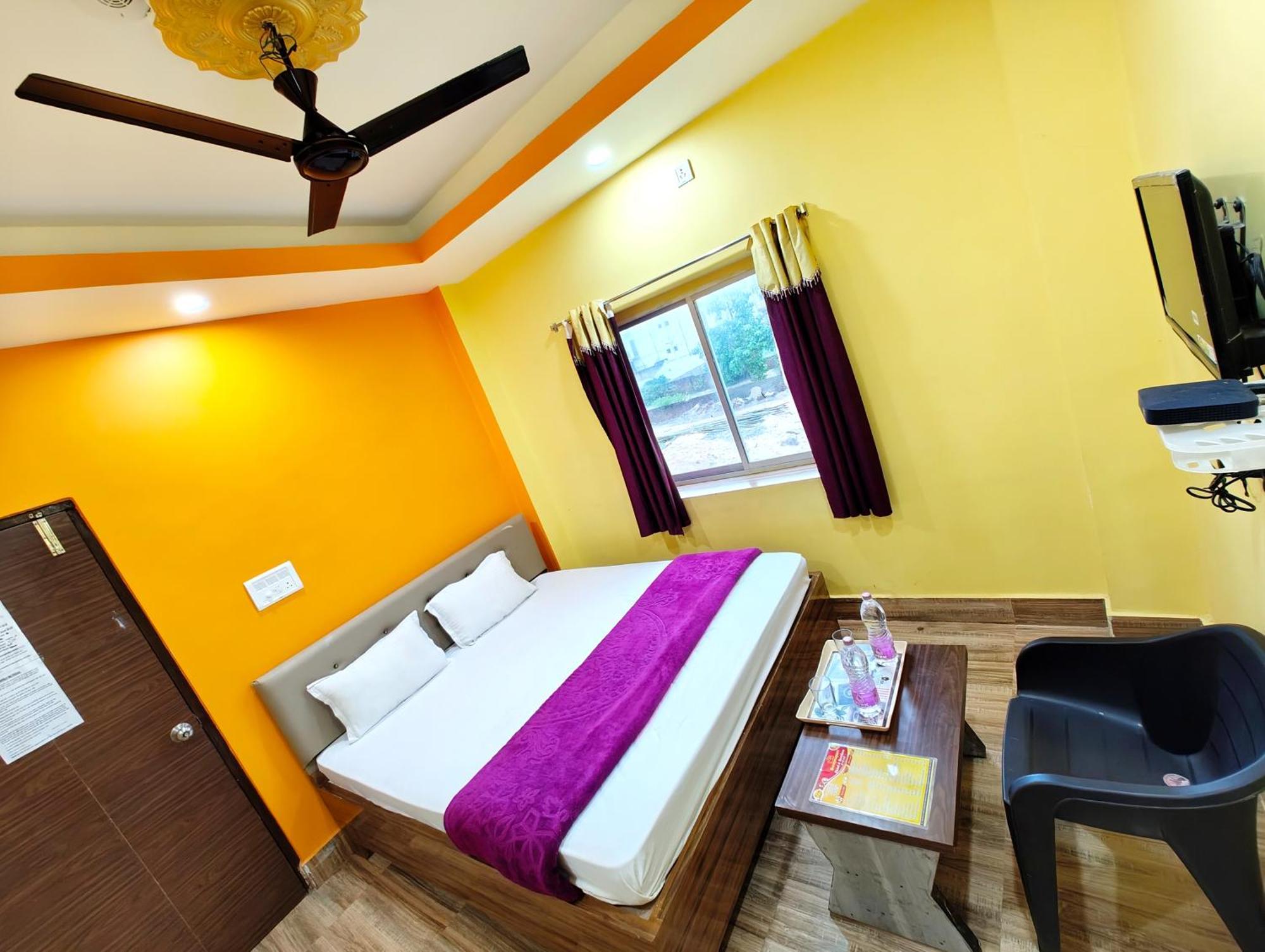 Goroomgo Sahoo Palace Puri - Prime Location Near Sea Beach - Excellent Service With Parking Facilities Exterior foto